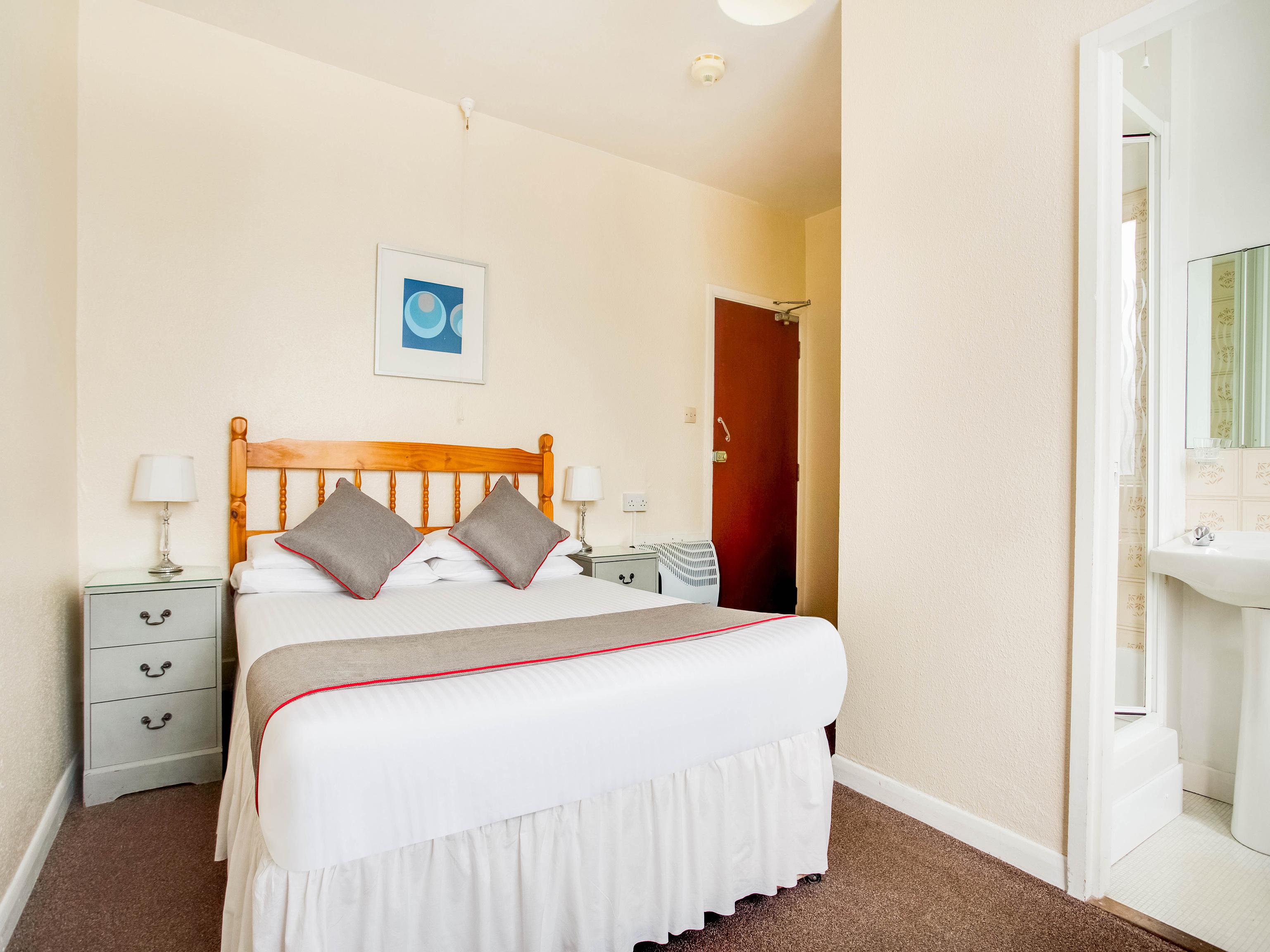 Oyo Godolphin Arms 3*