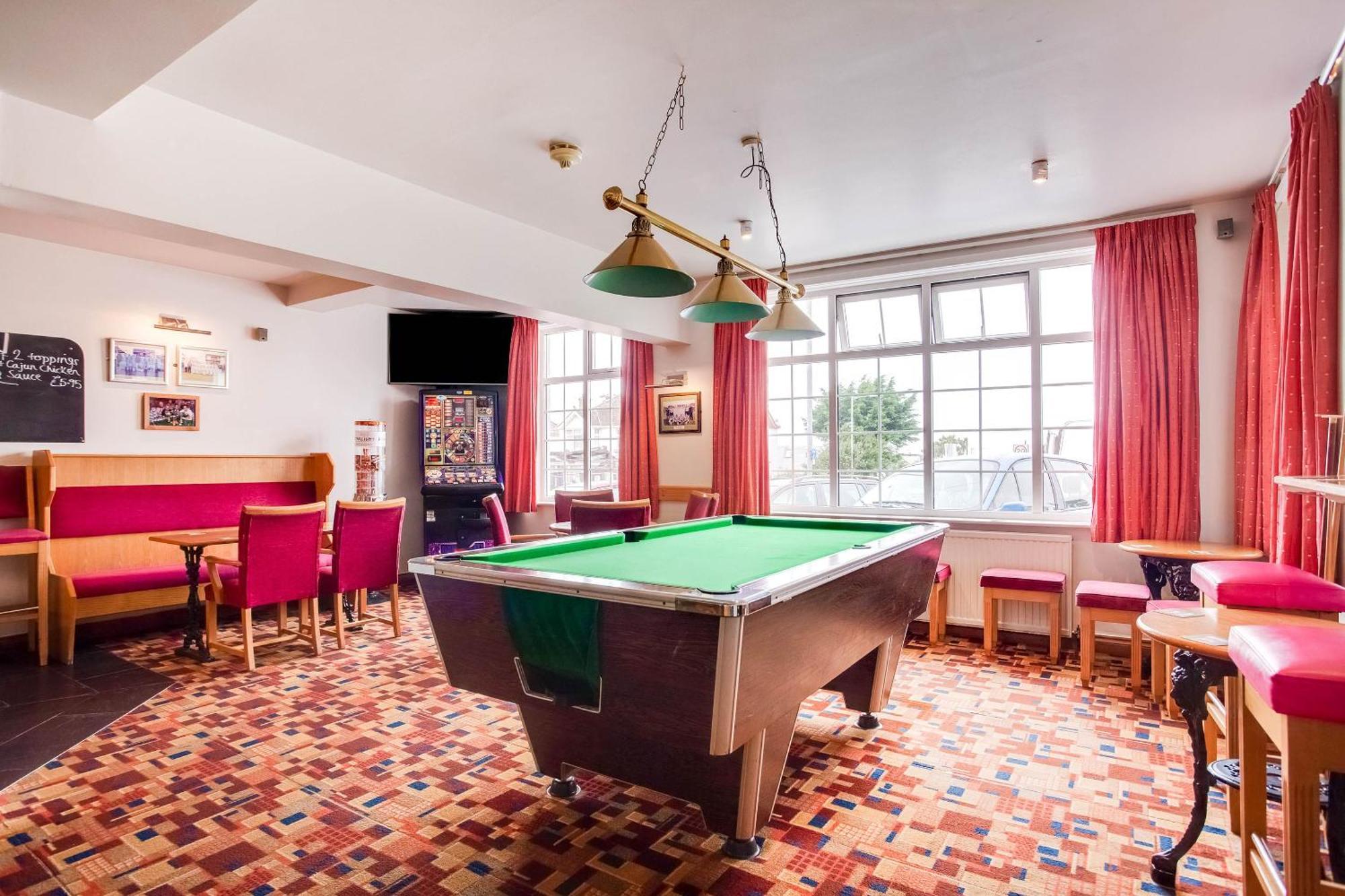 Hotel Oyo Godolphin Arms