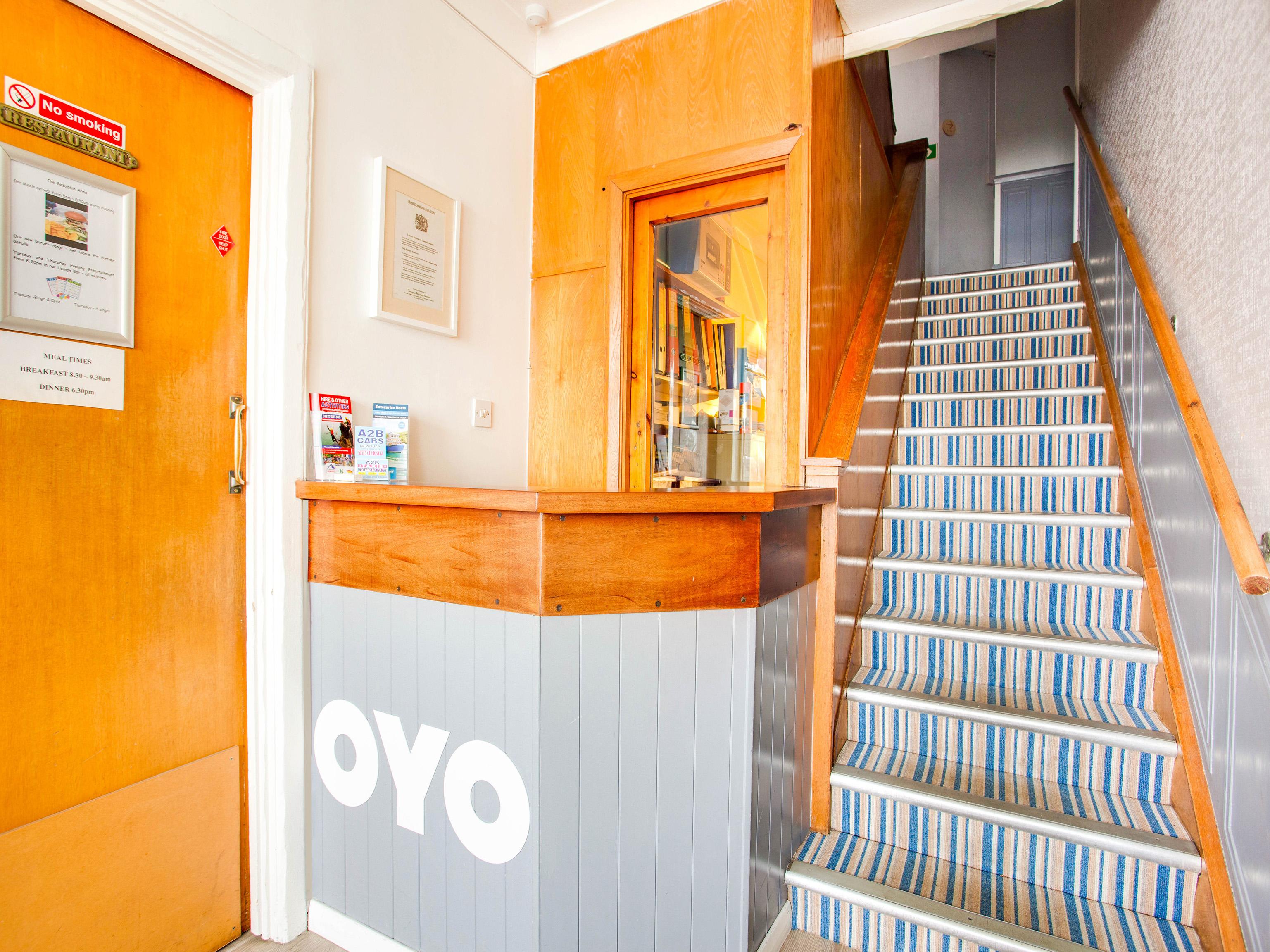 Oyo Godolphin Arms Hotel