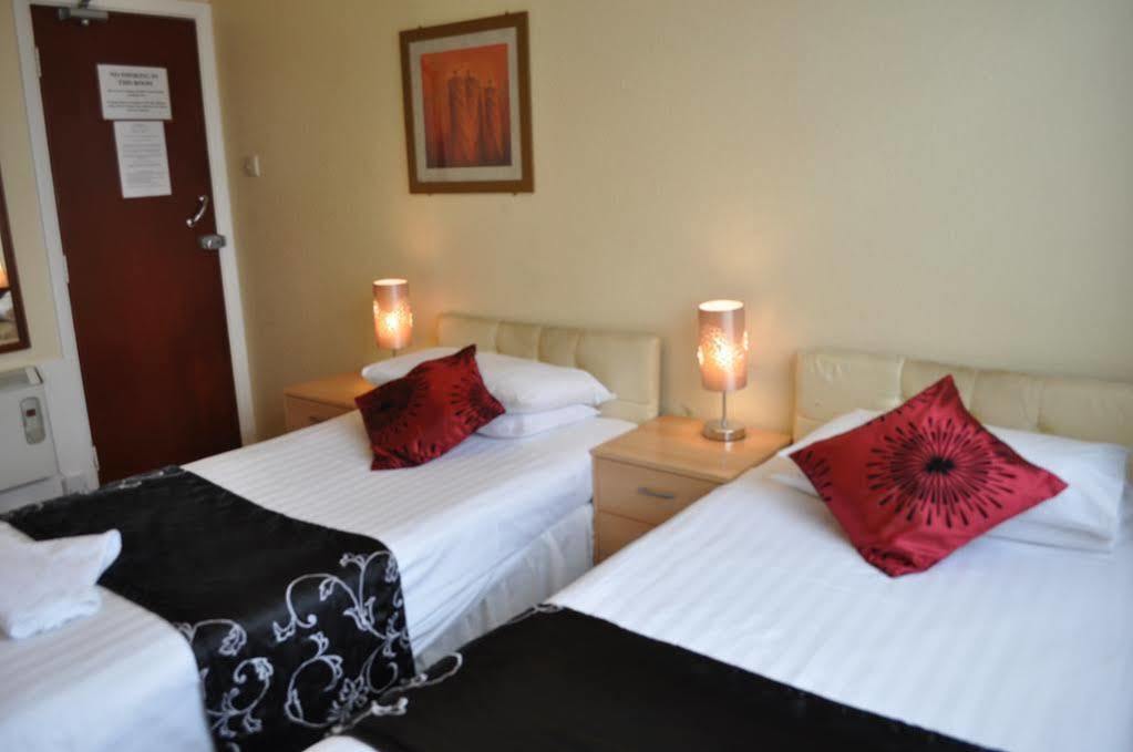 Oyo Godolphin Arms 3*