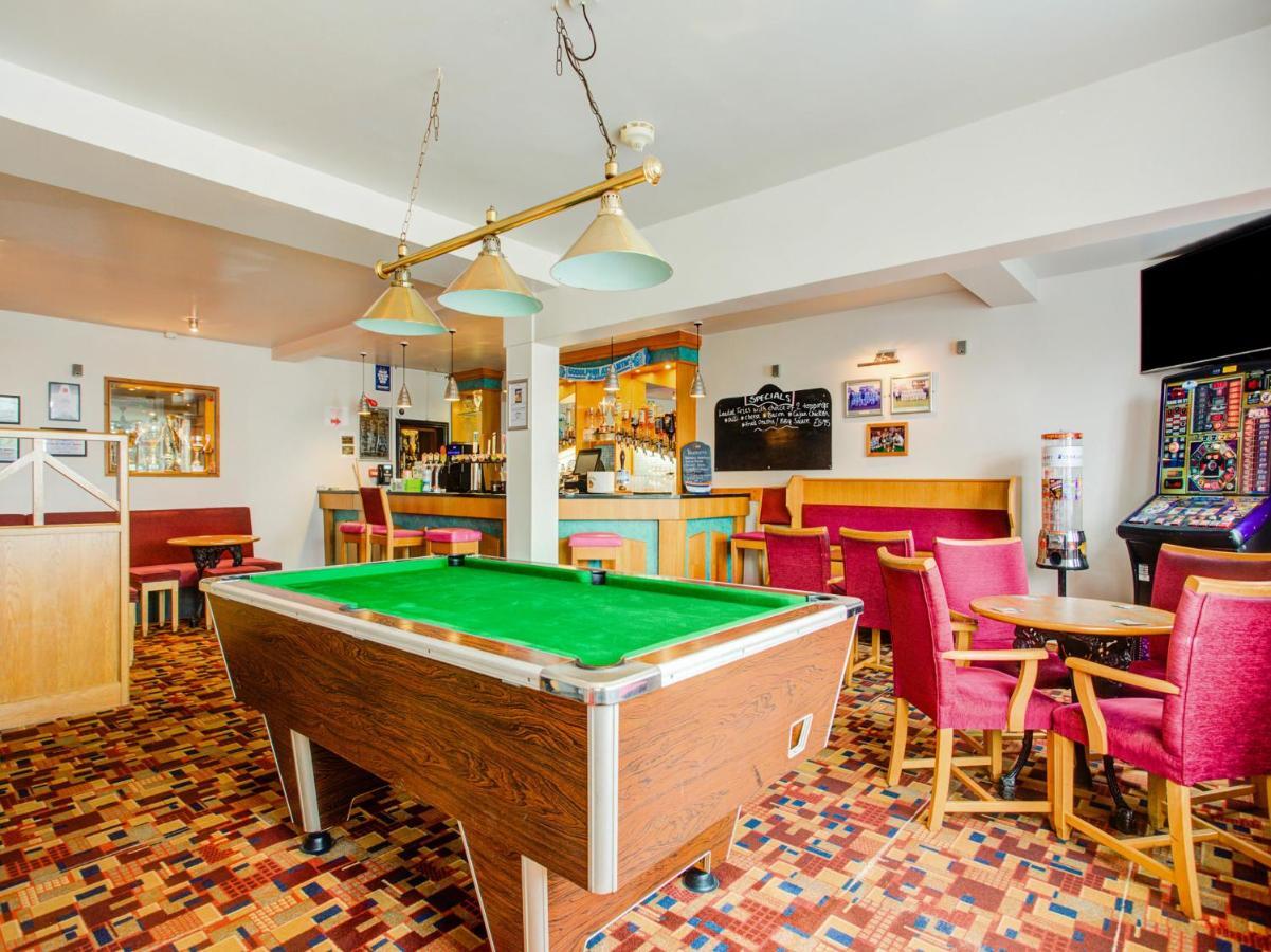 Oyo Godolphin Arms Hotel
