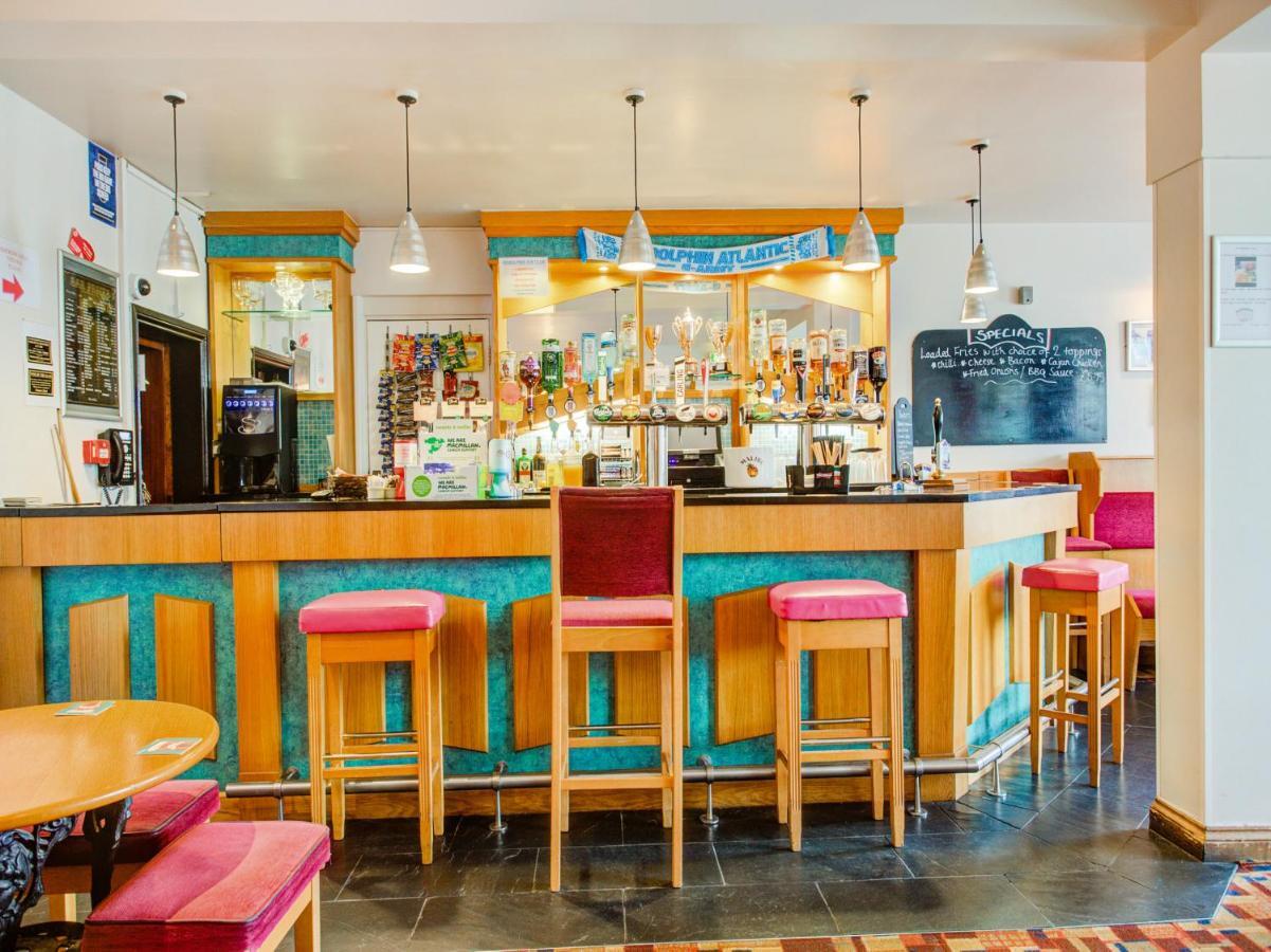 Oyo Godolphin Arms Hotel 3*